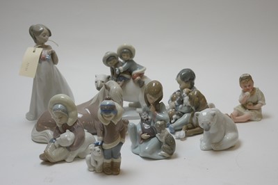 Lot 149 - Figurines