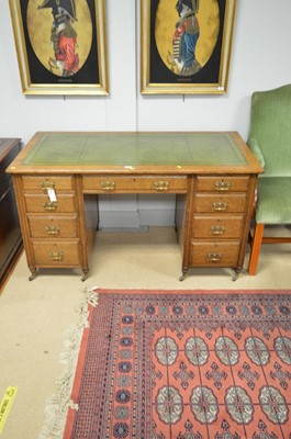 Lot 867 - Early 20th Century oak desk