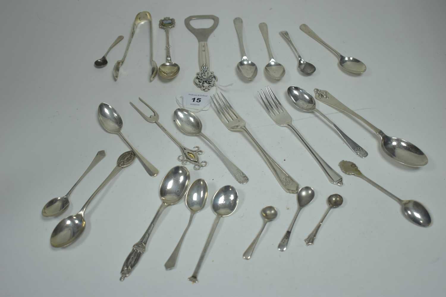 Lot 15 - Siler teaspoons and other items
