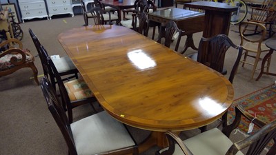 Lot 455 - Modern yew pedestal dining table