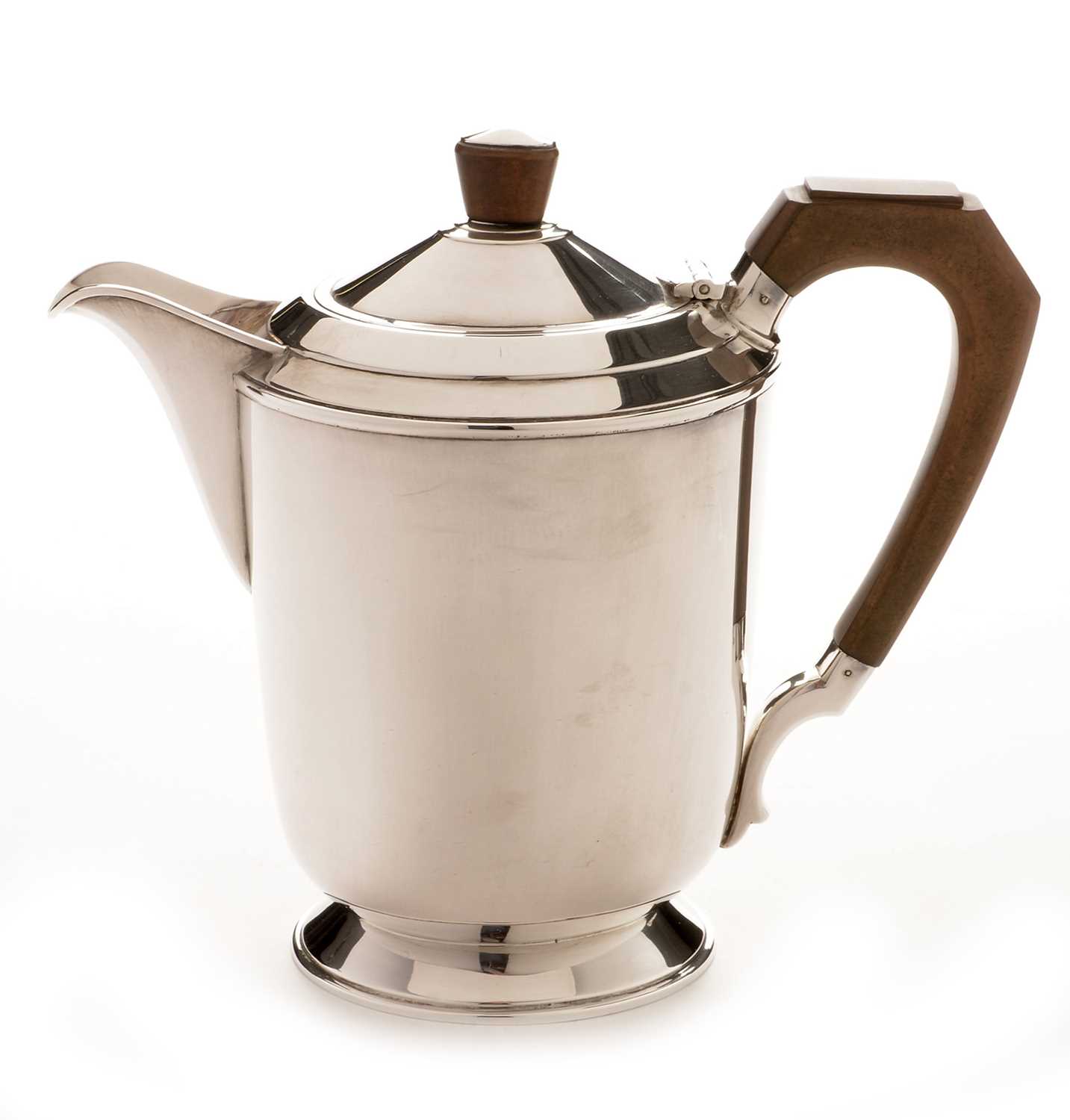 Lot 226 - Art Deco style silver hot water jug