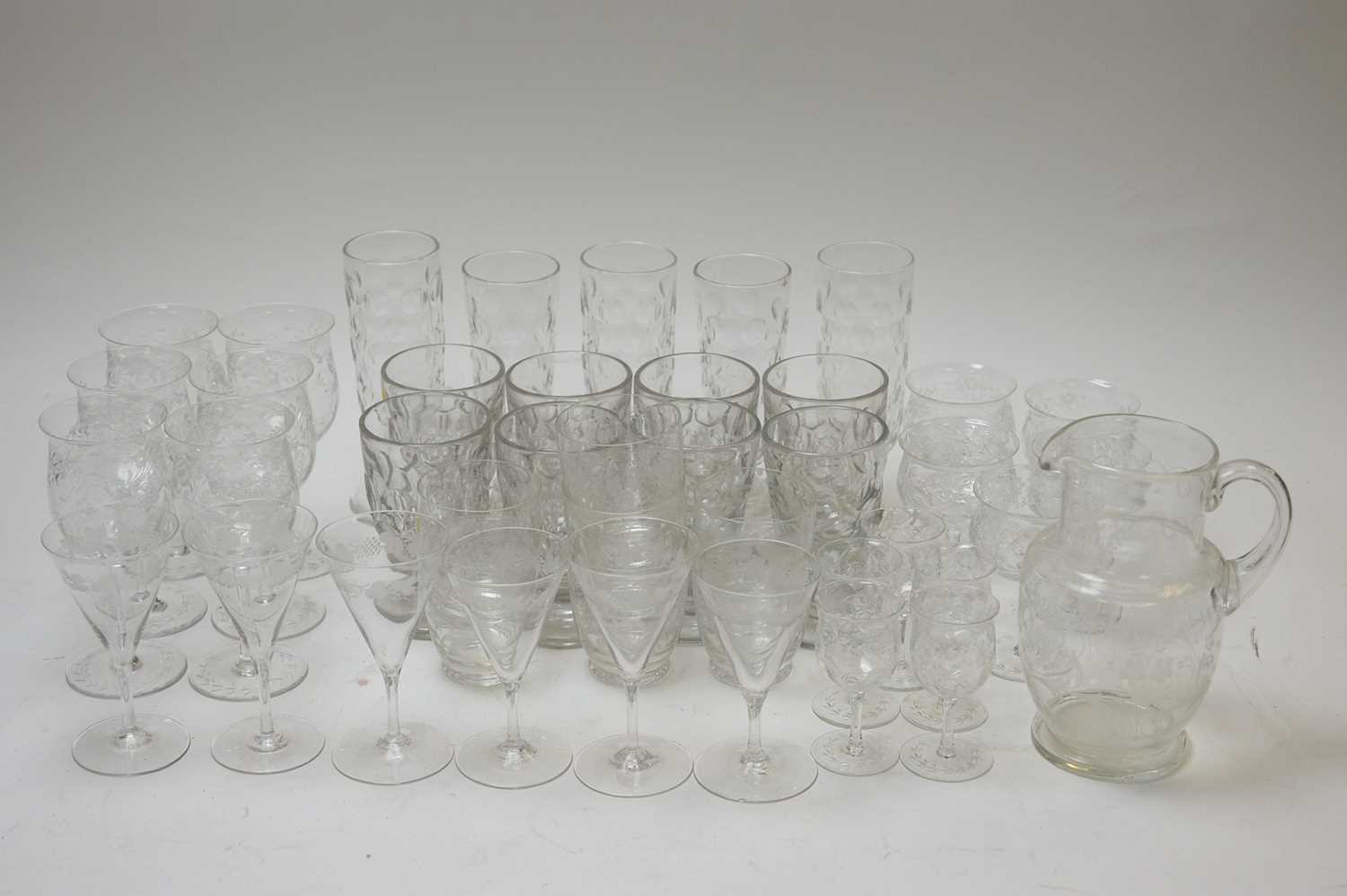 Lot 240 - Mixed glassware
