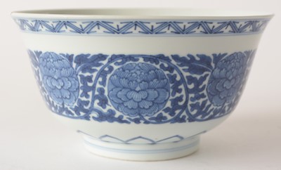 Lot 416 - Chinese blue and white bowl, Qianlong mark