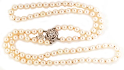 Lot 164 - Cultured pearl choker necklace with diamond clasp and drop