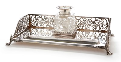 Lot 229 - A Victorian silver pen and ink stand