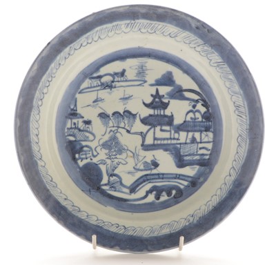 Lot 465 - Three Chinese blue and white plates and a pair of Japanese square dishes
