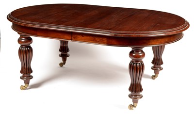 Lot 781 - Victorian style mahogany extending dining table