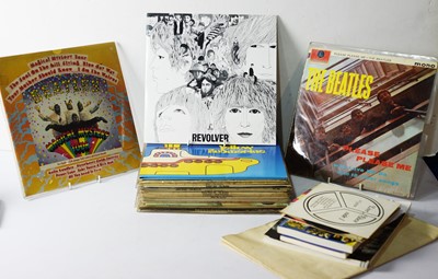 Lot 861 - Beatles LPs, singles, books, memorabilia