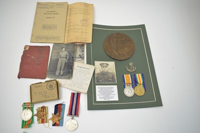 Lot 211 - First World War pair and Memorial plaque