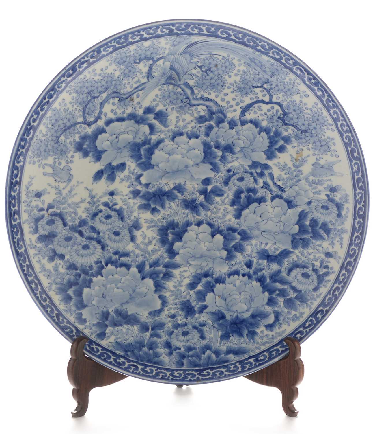 Lot 471 - Japanese blue and white charger