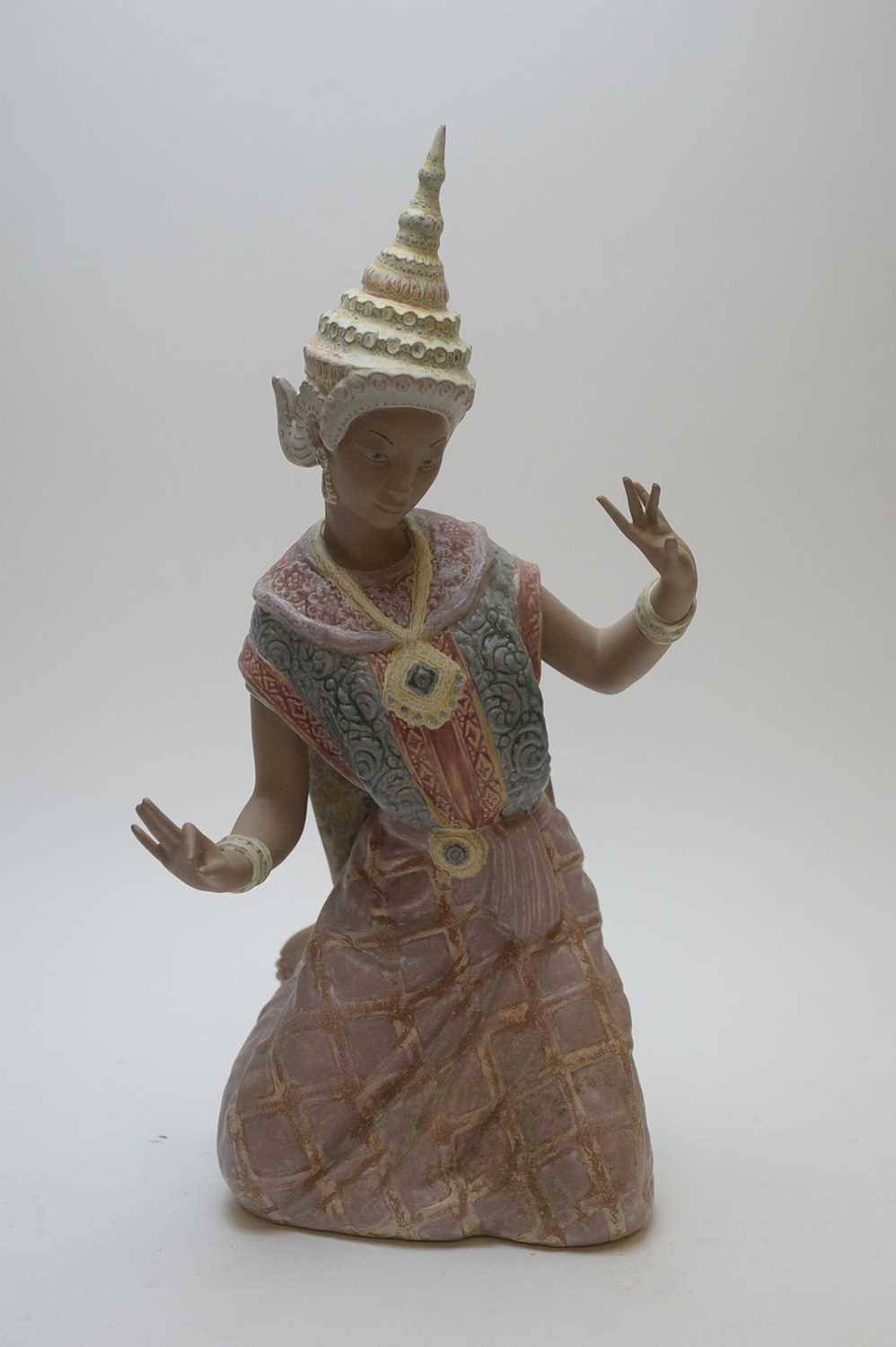 Lot 92 - Lladro Thai figure