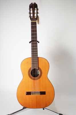 Lot 740 - Suzuki 9501 classical guitar
