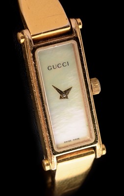 Lot 15 - Gucci quartz wristwatch