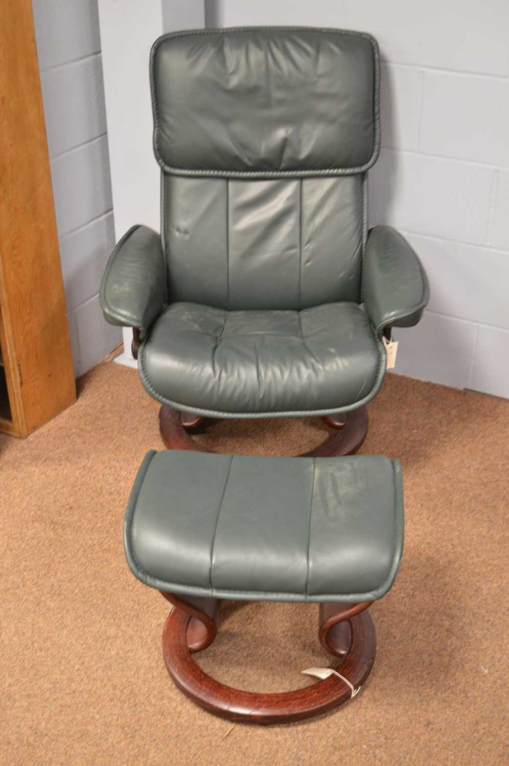 Lot 947 - Ekornes stressless chair