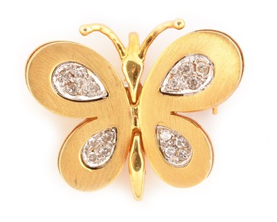 Lot 167 - Diamond set butterfly brooch/pendant