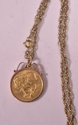 Lot 35 - Gold sovereign pendant on chain