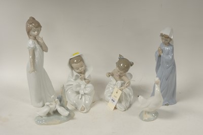 Lot 472 - Nao children / Lladro / Nao figurines