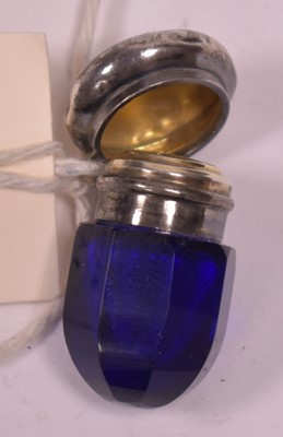 Lot 460 - Blue glass acorn pattern vinaigrette