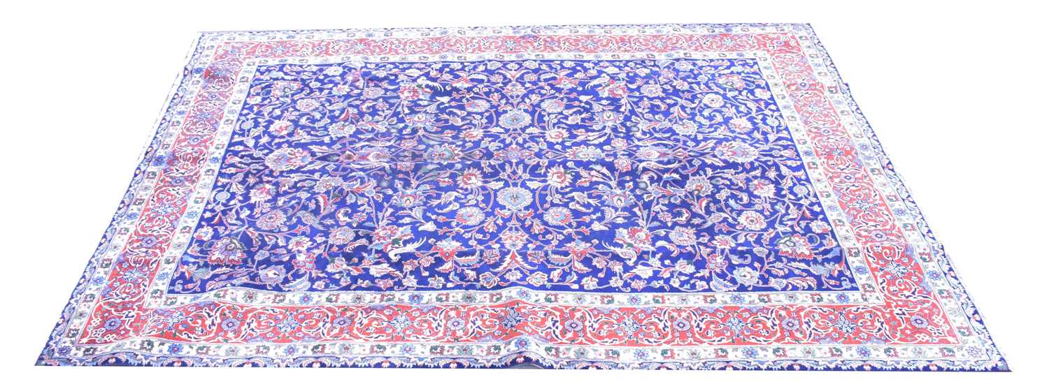 Lot 556 - Isfahan carpet