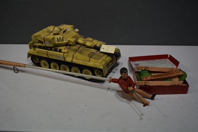 Lot 1287 - Vintage golf games; and a tank model.