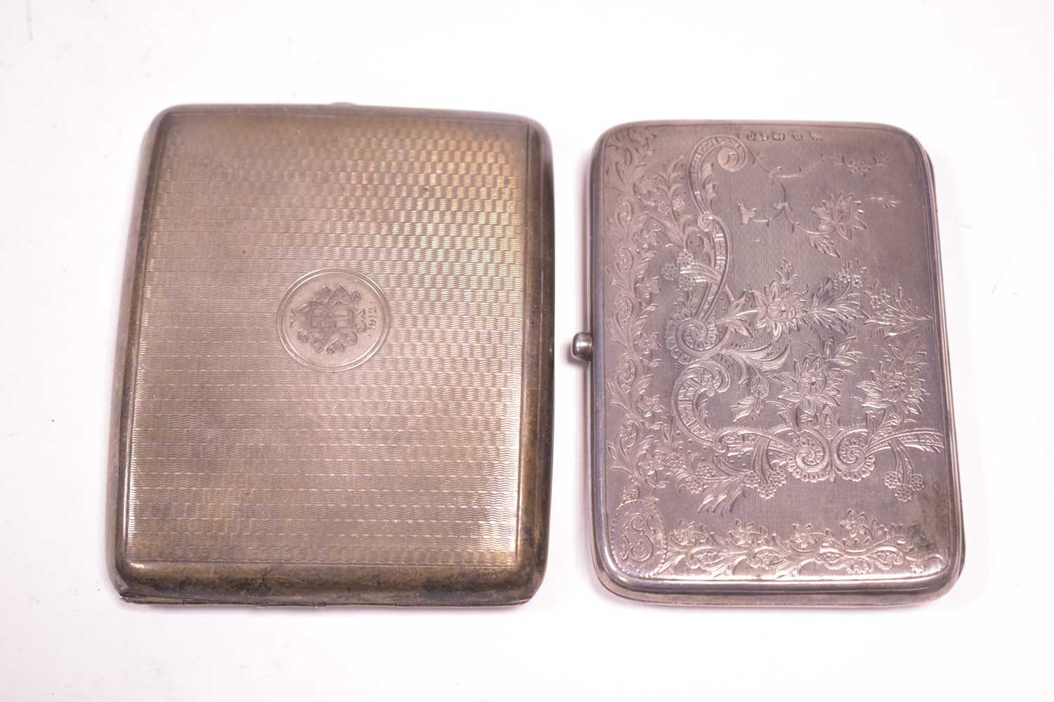 Lot 331 - A silver note case and cigarette case