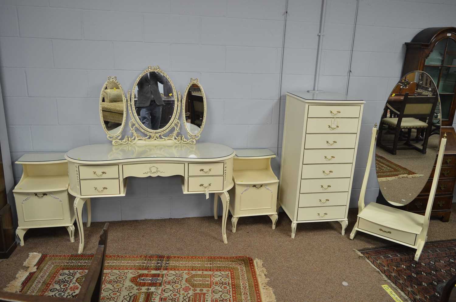 Lot 780 - French-style cream painted bedroom suite