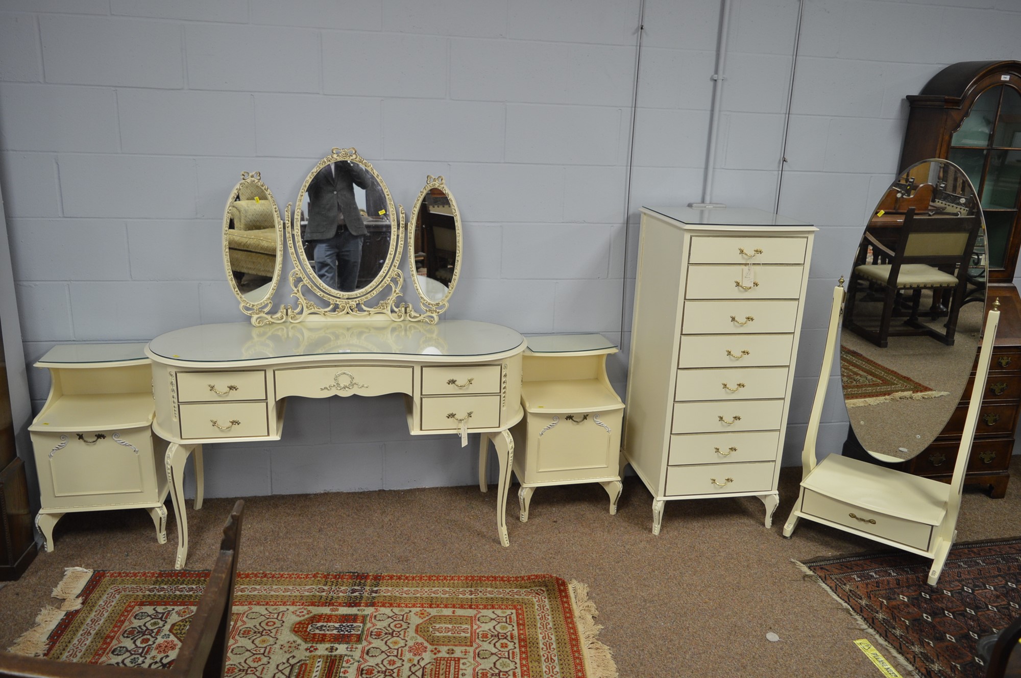 Lot 780 Frenchstyle cream painted bedroom suite