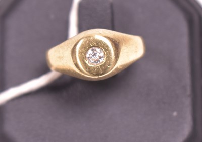 Lot 28 - Diamond ring