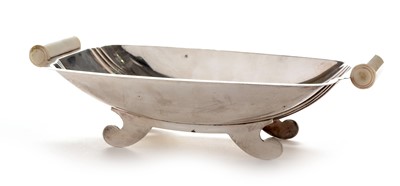 Lot 227 - An Art Deco silver dish