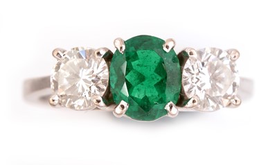 Lot 41 - Emerald and diamond ring