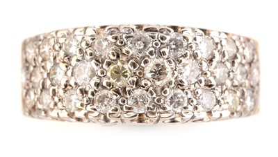 Lot 67 - Diamond dress ring