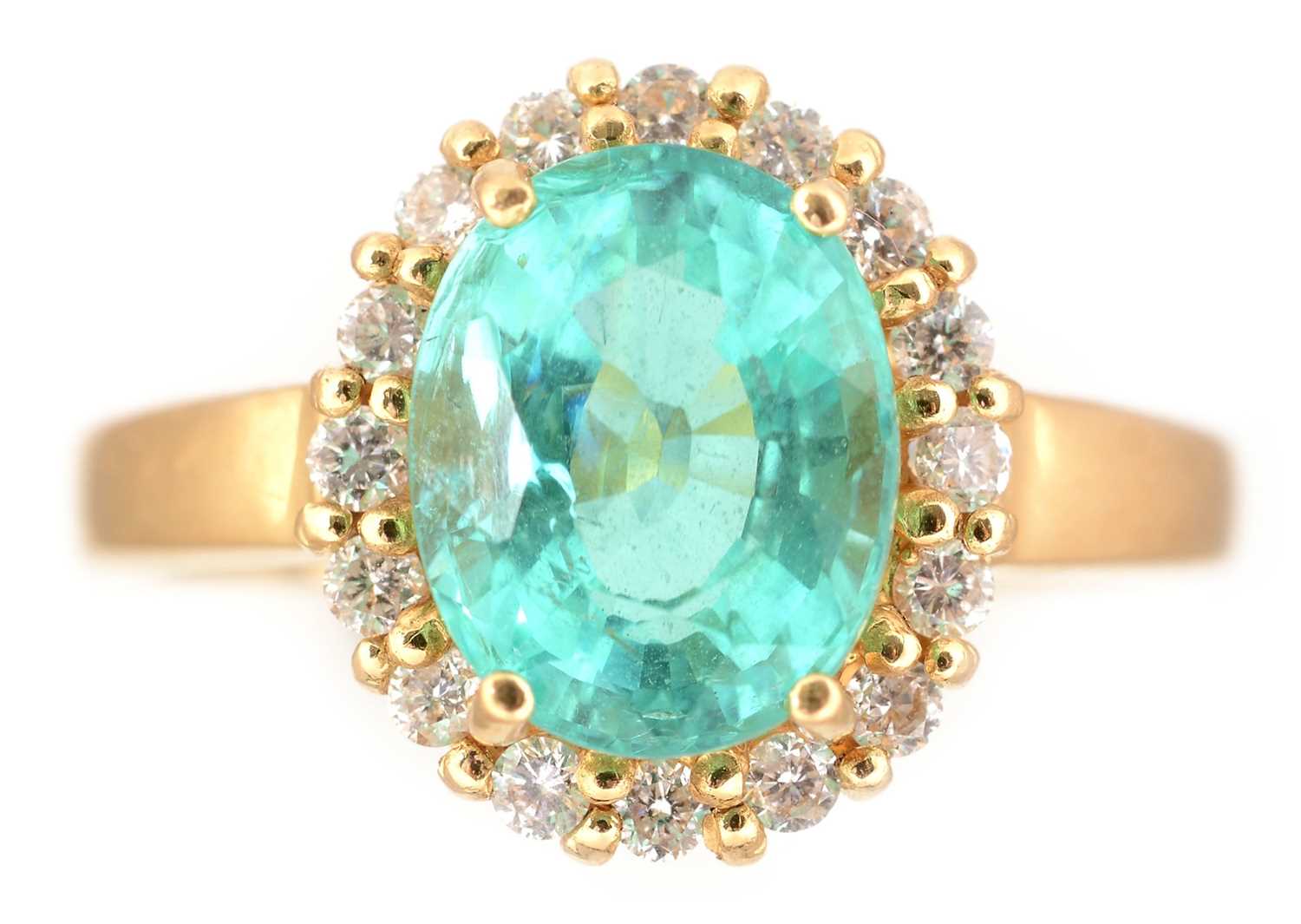 Lot 78 - Apatite and diamond cluster ring