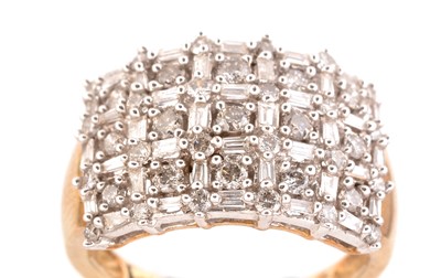 Lot 98 - Diamond dress ring