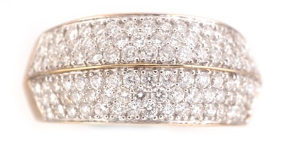 Lot 105 - Diamond dress ring