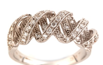 Lot 139 - Diamond set helix pattern ring