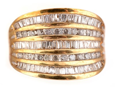 Lot 140 - Diamond dress ring