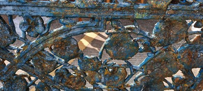 Lot 826 - Coalbrookdale nasturtium pattern cast iron garden bench