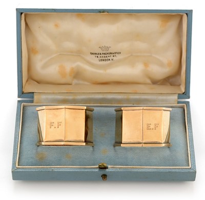 Lot 260 - A pair of 9ct gold napkin rings