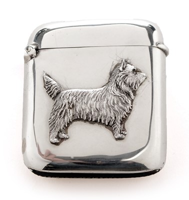 Lot 263 - Cairn Terrier pattern silver vesta case