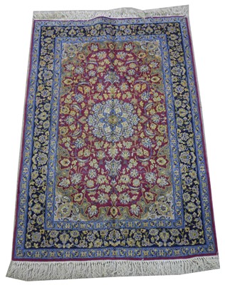 Lot 624 - Isfahan rug