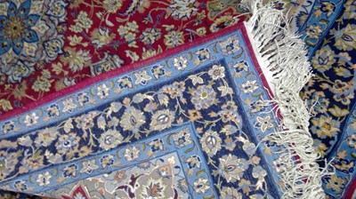 Lot 625 - Isfahan rug