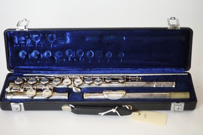 Lot 680 - Boosey and Hawkes Emperor flute