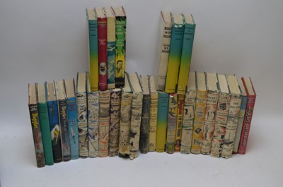 Lot 236 - 18 vols. Biggles; Swallows & Amazons; and other volumes.
