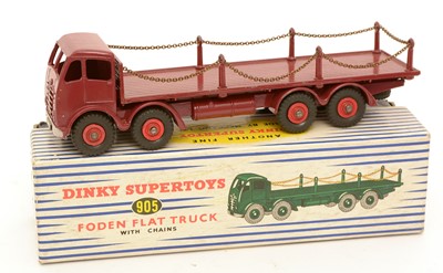 Lot 1242 - Dinky toys 905 foden flat truck and box.