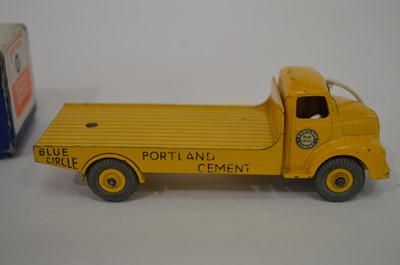 Lot 1243 - Dinky toys 533 Cement wagon and box.