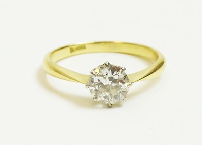 Lot 27 - A single stone diamond ring
