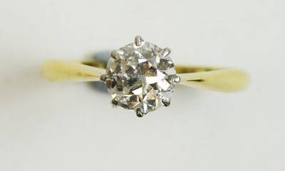 Lot 43 - A single stone diamond ring