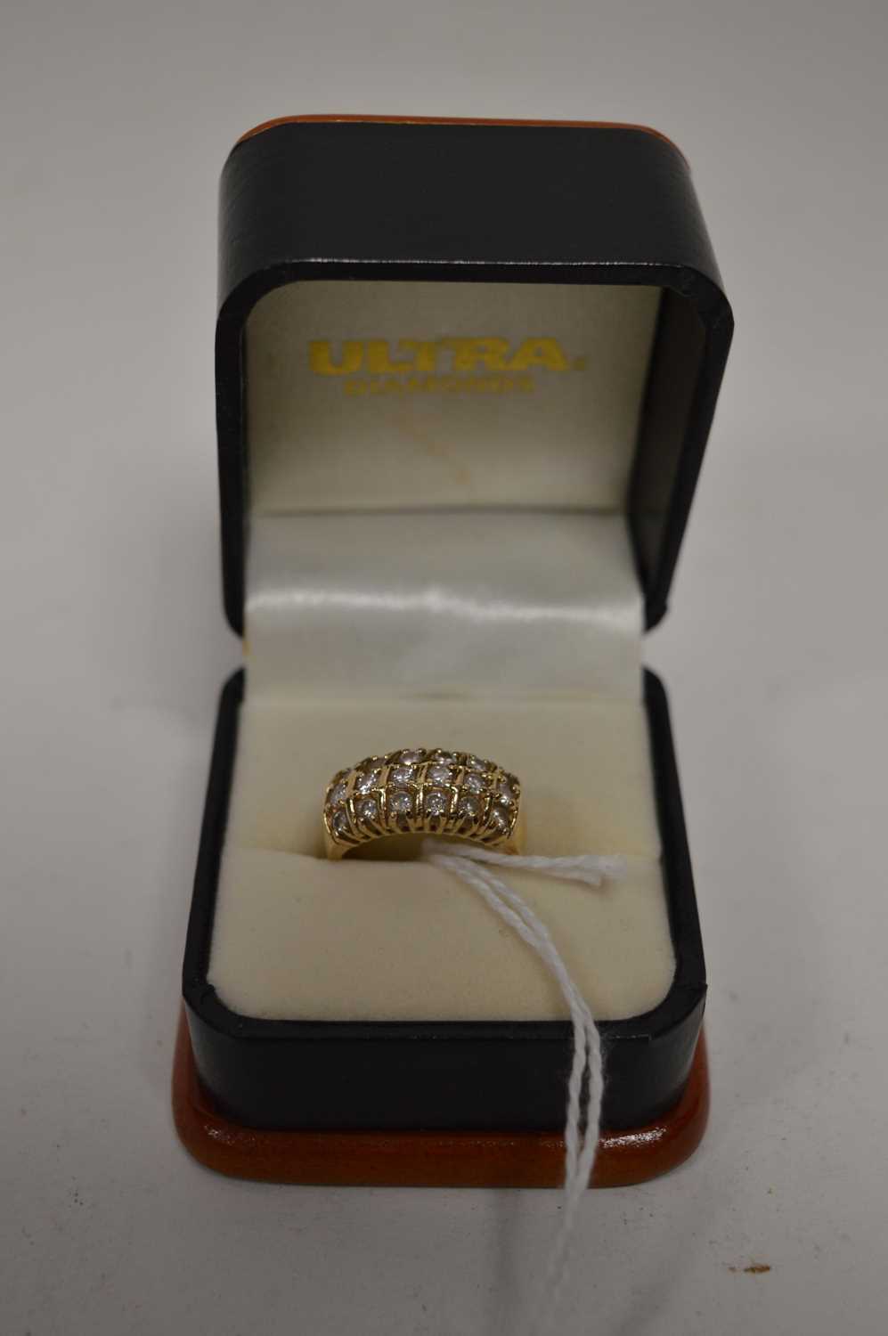 Lot 23 - Diamond dress ring