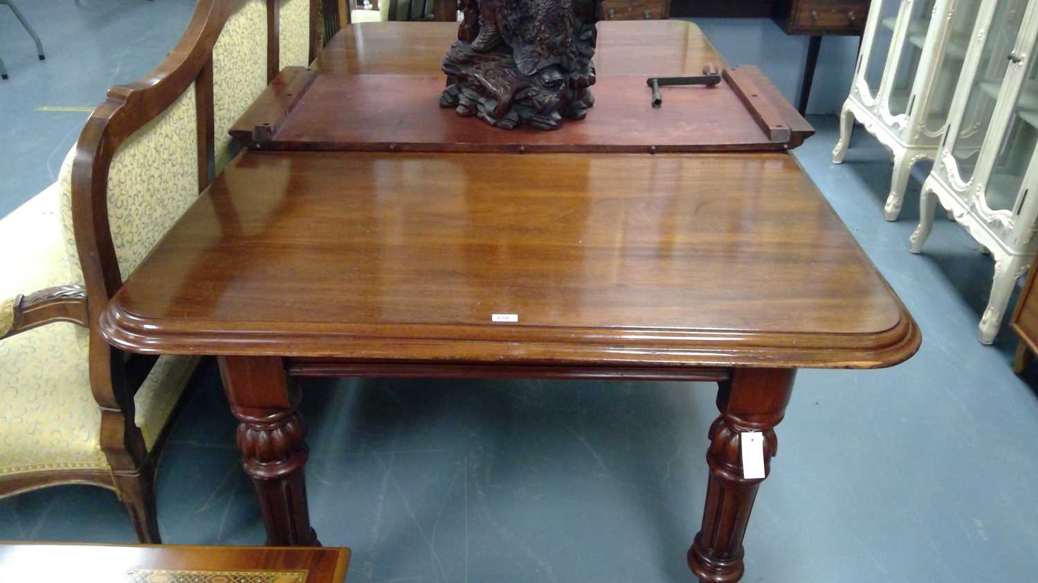 Lot 650 - Victorian mahogany extending dining table