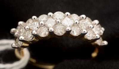 Lot 30 - Diamond dress ring